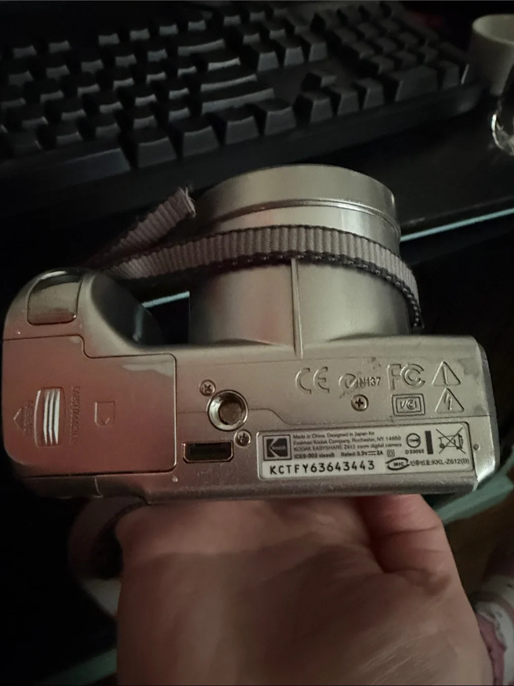 working + great condition! Kodak Metallic gray digital camera. 35-420mm - 6.1 MP